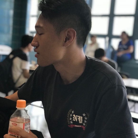 Meet your Posher, Kevin - Picture 2 of 2